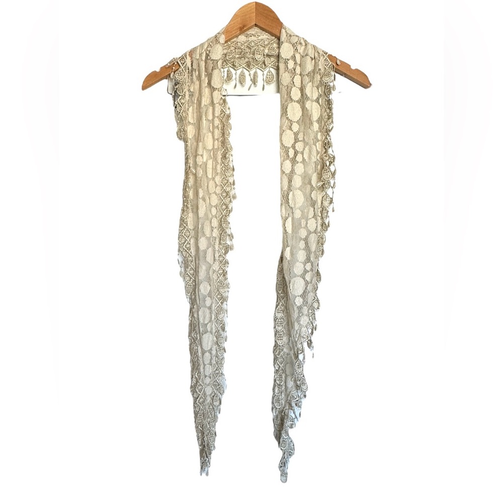 Vintage lace wrap/shaw